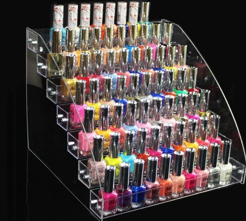 Nagellackdisplay für 60 bis 70 Flaschen